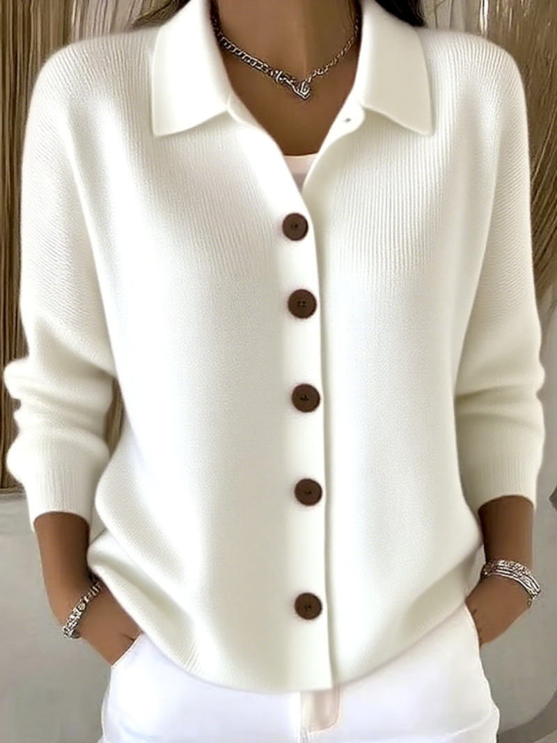 Mila - Knitted blouse with buttons